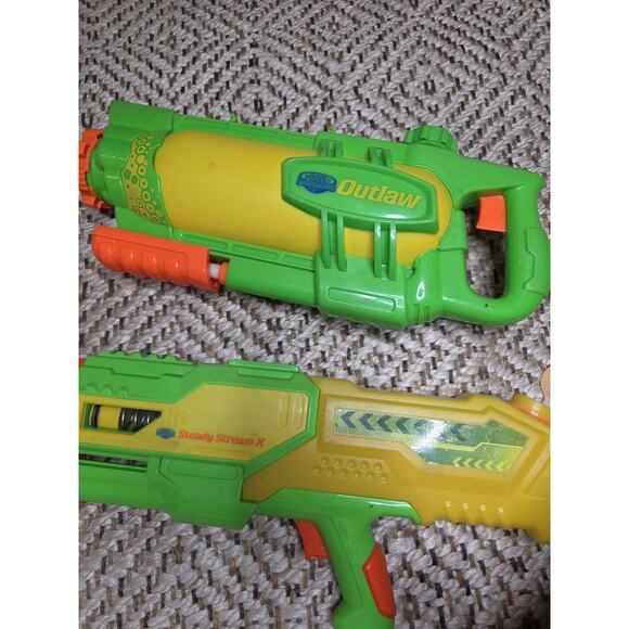 NEW Buzz Bee Toys Water Warriors Air Pressure Gun Water Blaster Outlaw - Picture 3 of 16